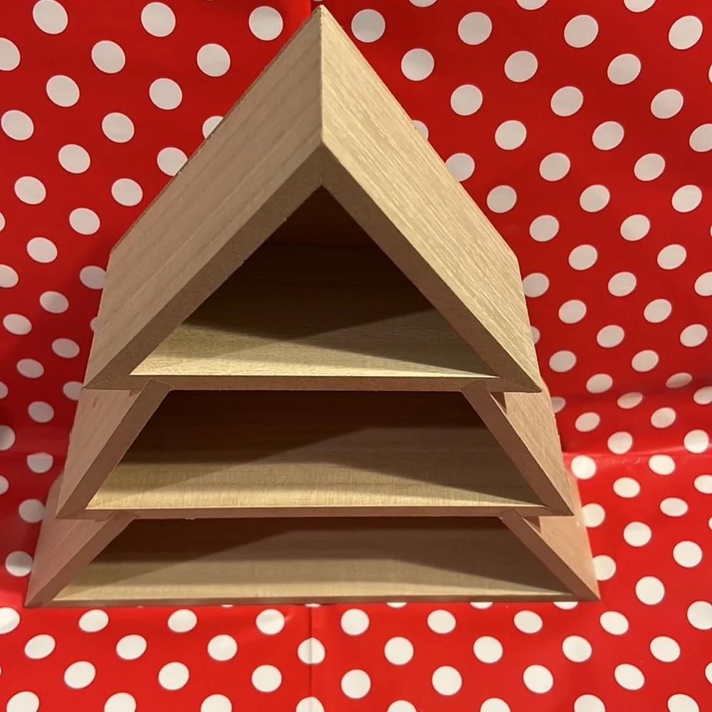 Target Bullseye's Playground Christmas New Wooden Display Decor Wall Shelf 12”